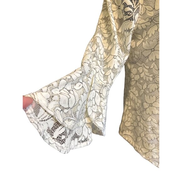 💖Elle Womens Floral Lace Bell Sleeve Top Medium - Picture 3 of 6